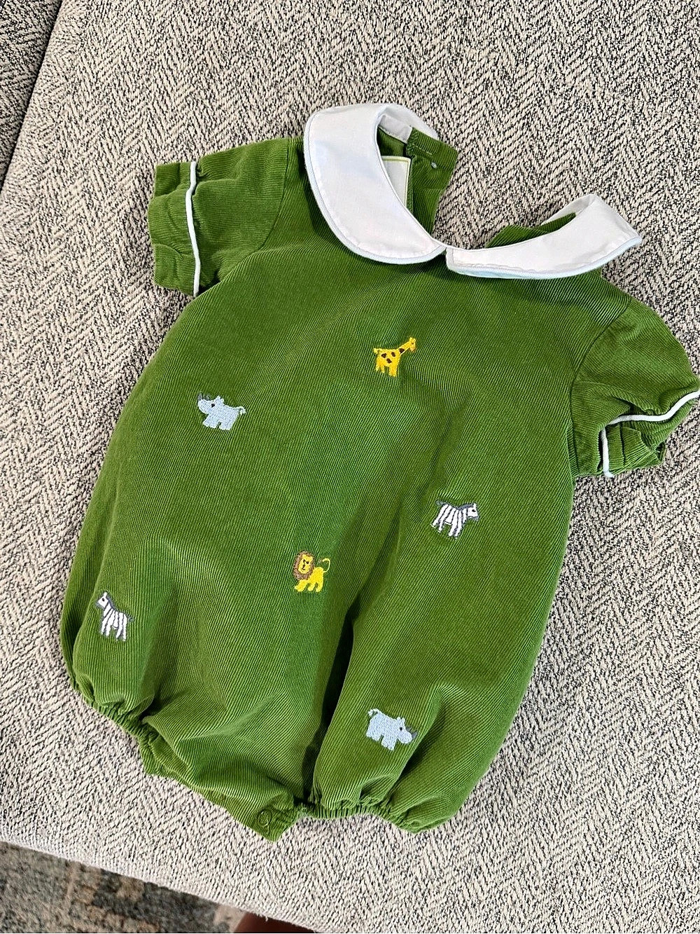 Zuccini Kids Animal Print Romper in Green Baby 6M Like New